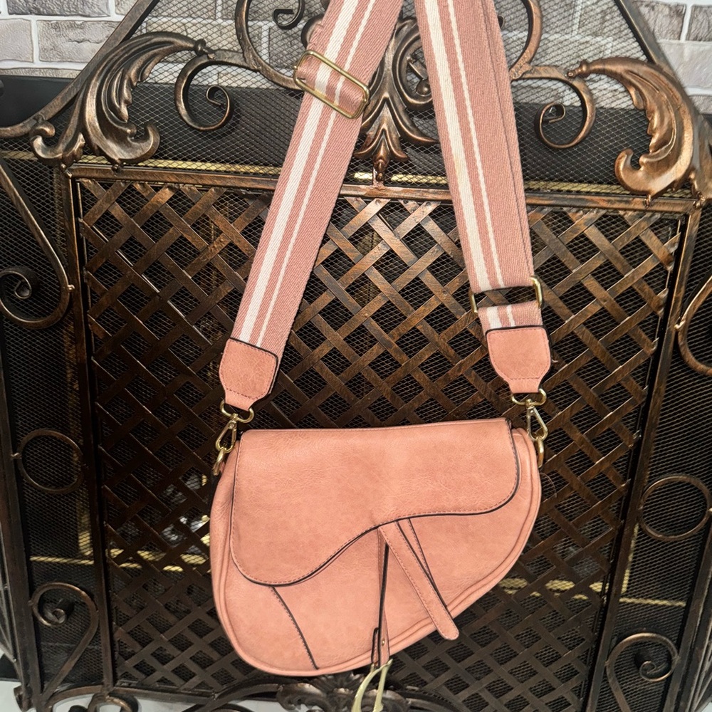 Stylish Pink Crossbody Bag with Adjustable Strap